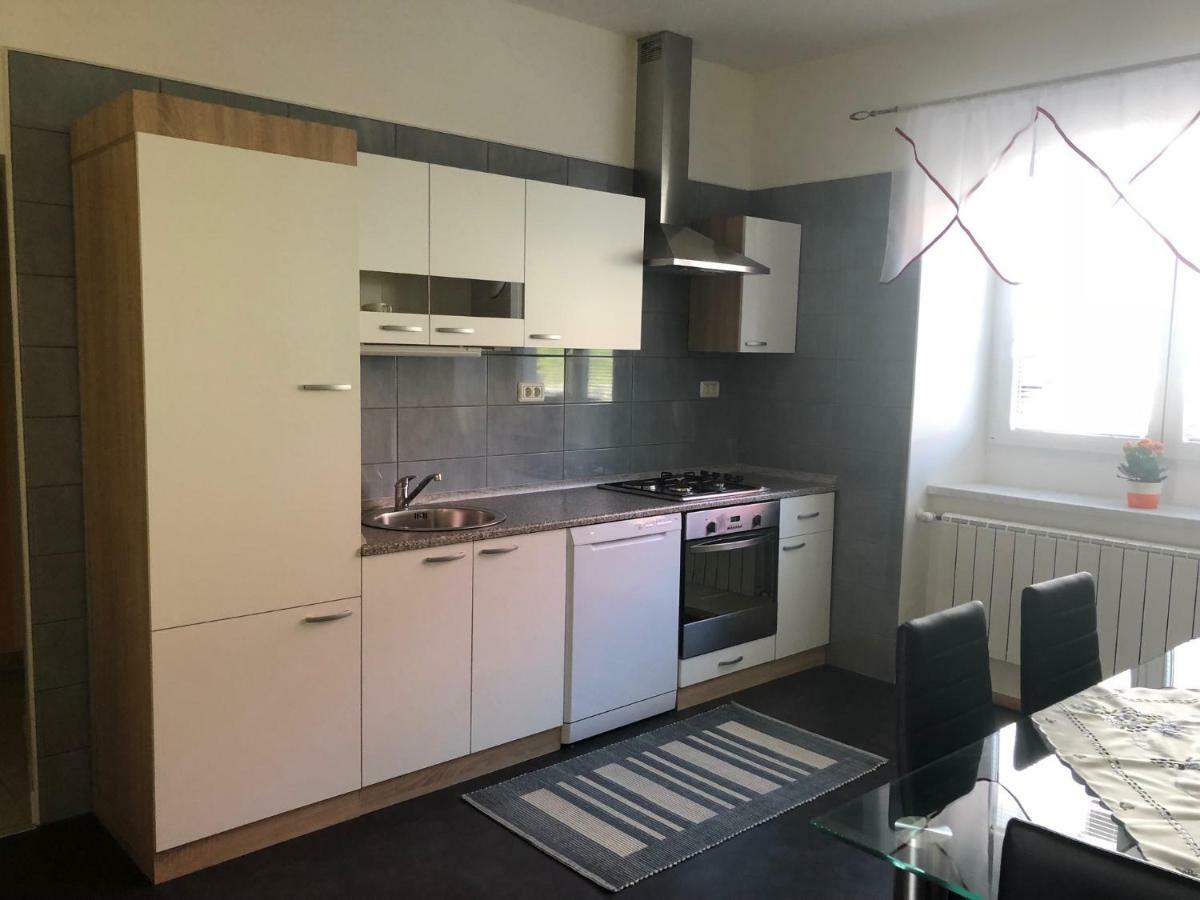 Apartma Mahnic Постойна Екстериор снимка