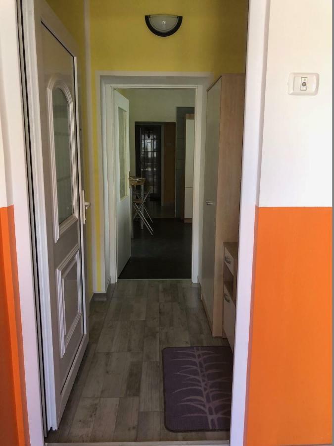 Apartma Mahnic Постойна Екстериор снимка