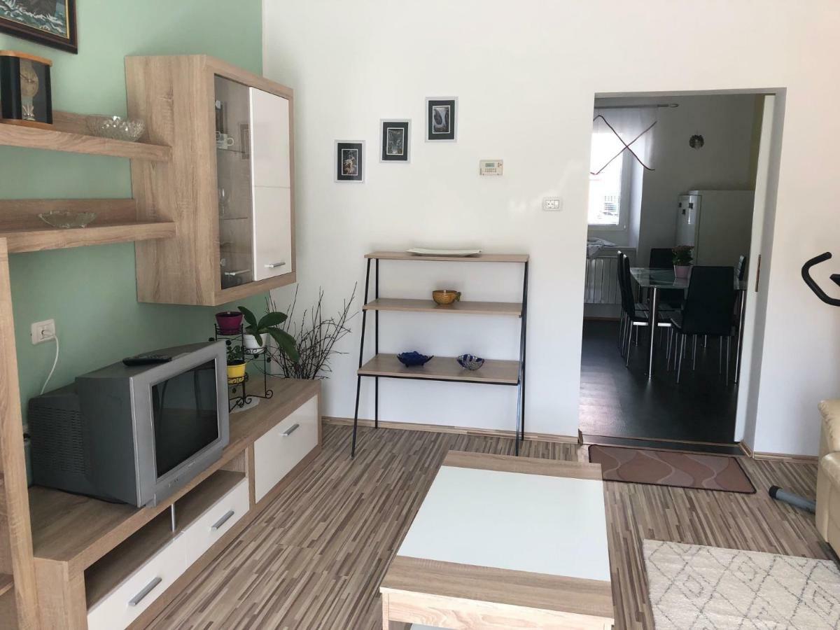 Apartma Mahnic Постойна Екстериор снимка